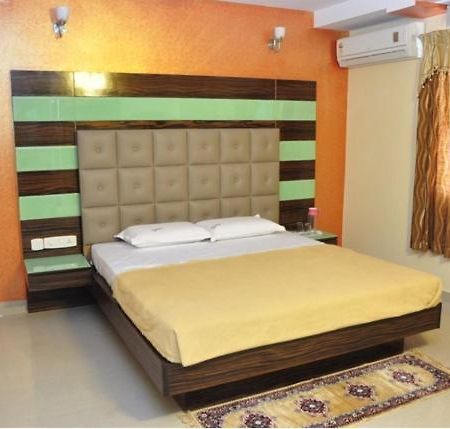 Hotel Seven Hills Inn Tirupati Kültér fotó